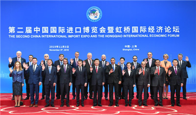 习近平出席第�二届中国国际进口博览会开幕式并发表主旨演讲